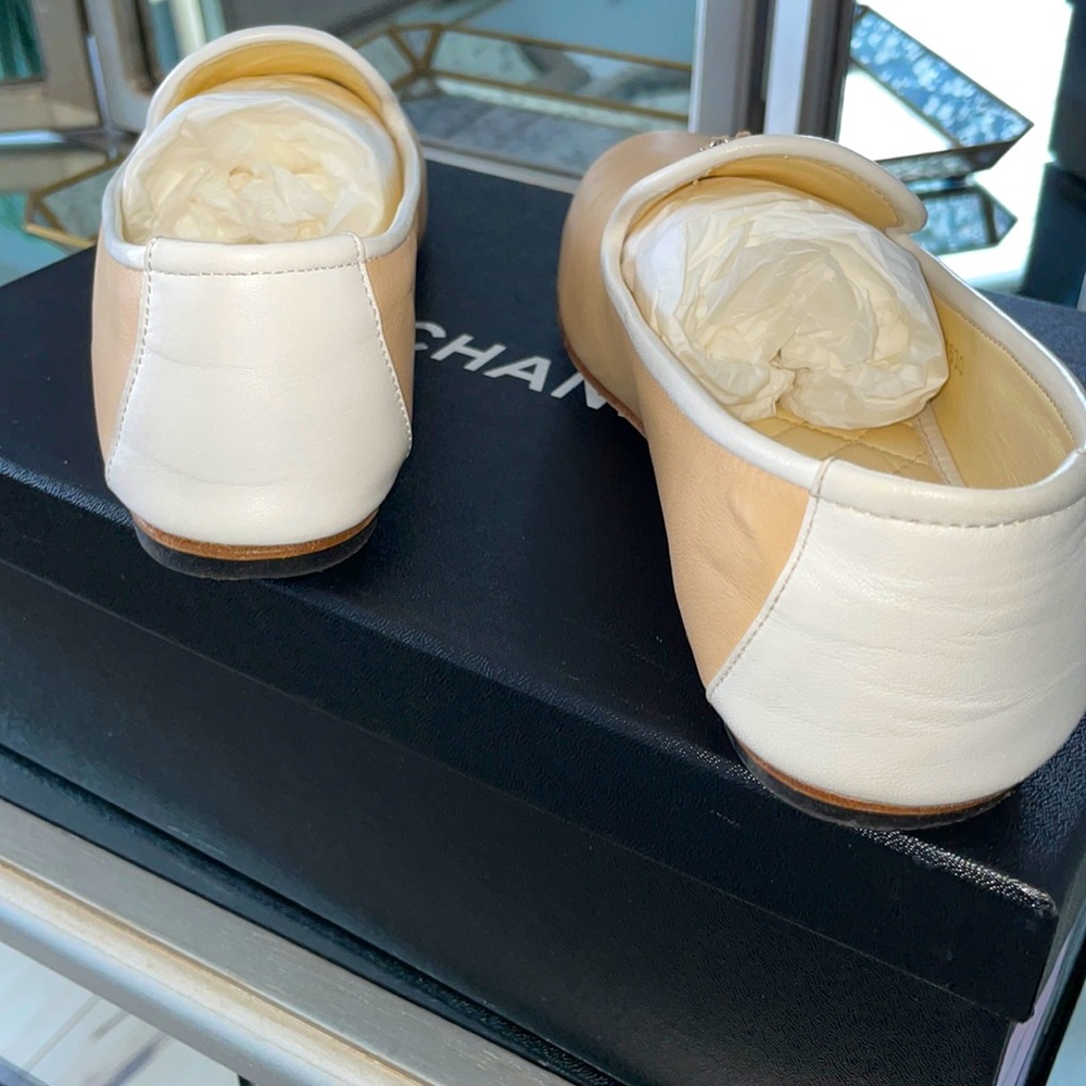 CHANEL Loafers in Lambskin size 36.5 - Picture 3 of 13